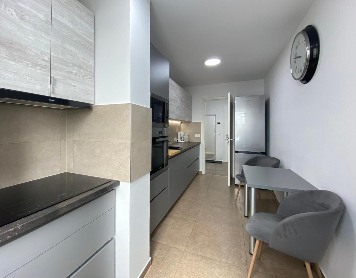 Astoria Apartment - Pet Friendly Brasov Exterior photo