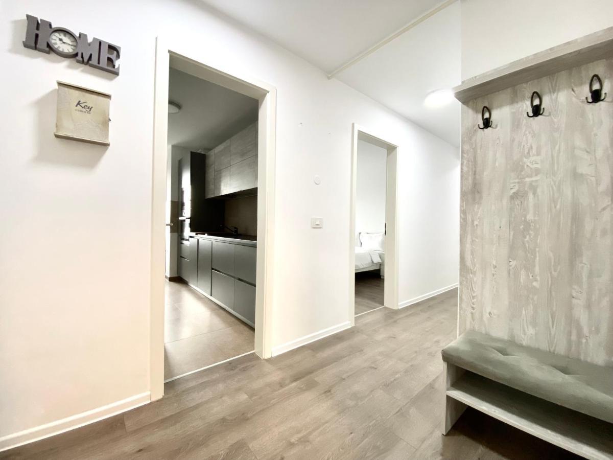 Astoria Apartment - Pet Friendly Brasov Exterior photo
